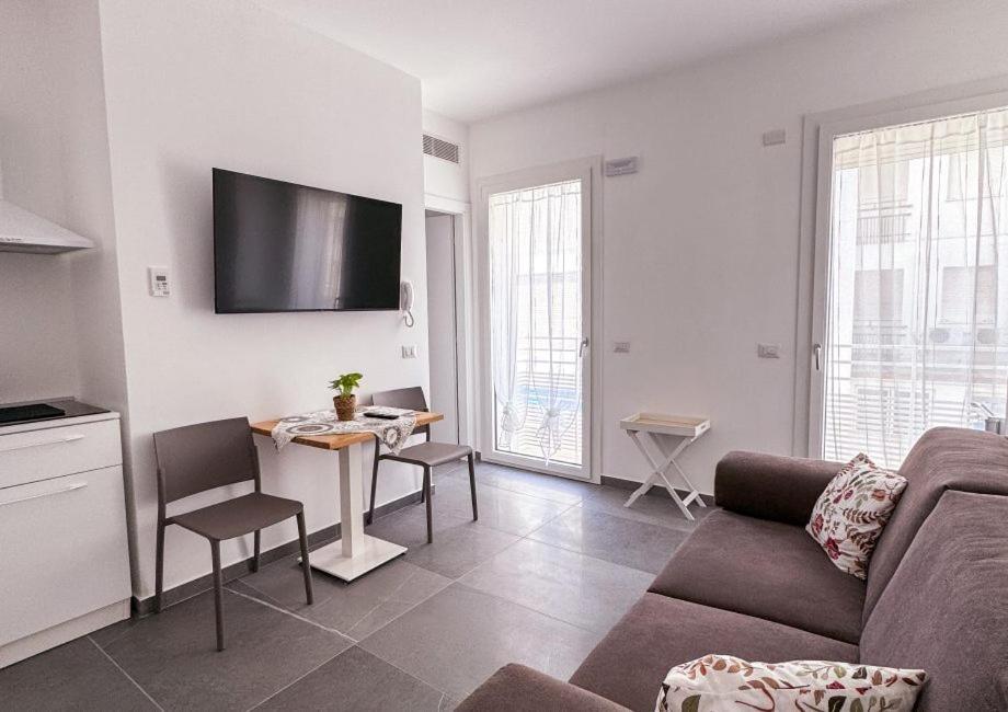 Hotel Vienna Pesaro Esterno foto