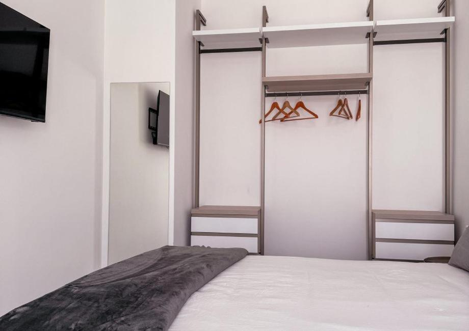Hotel Vienna Pesaro Esterno foto